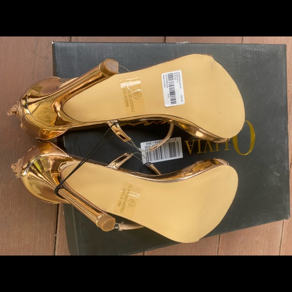 Olivia Ferguson forever 21 style:candice high heels - Picture 4 of 5